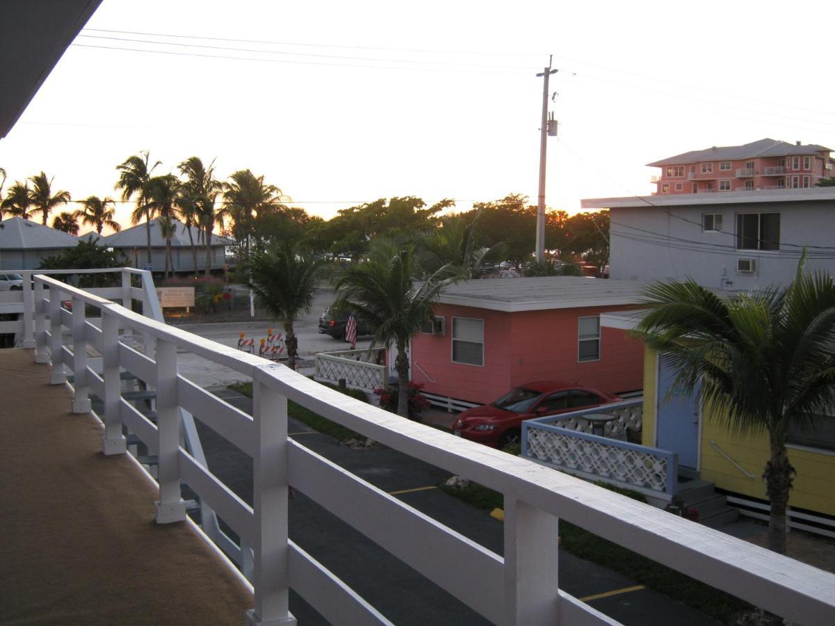 The Holiday Court Villas And Suites Fort Myers Beach Eksteriør bilde