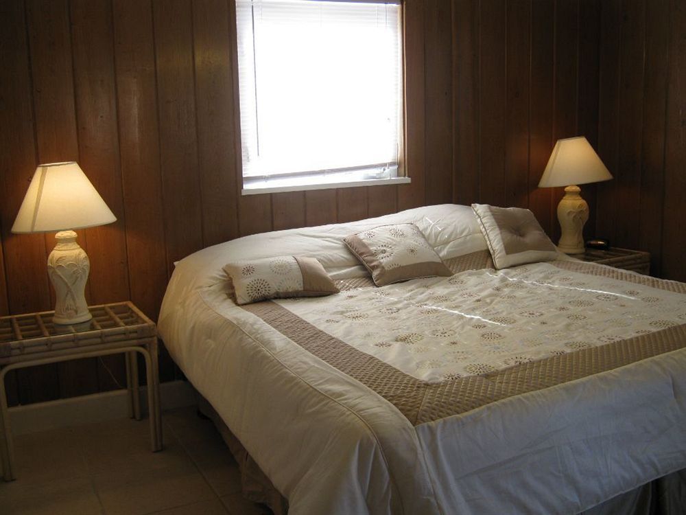 The Holiday Court Villas And Suites Fort Myers Beach Eksteriør bilde
