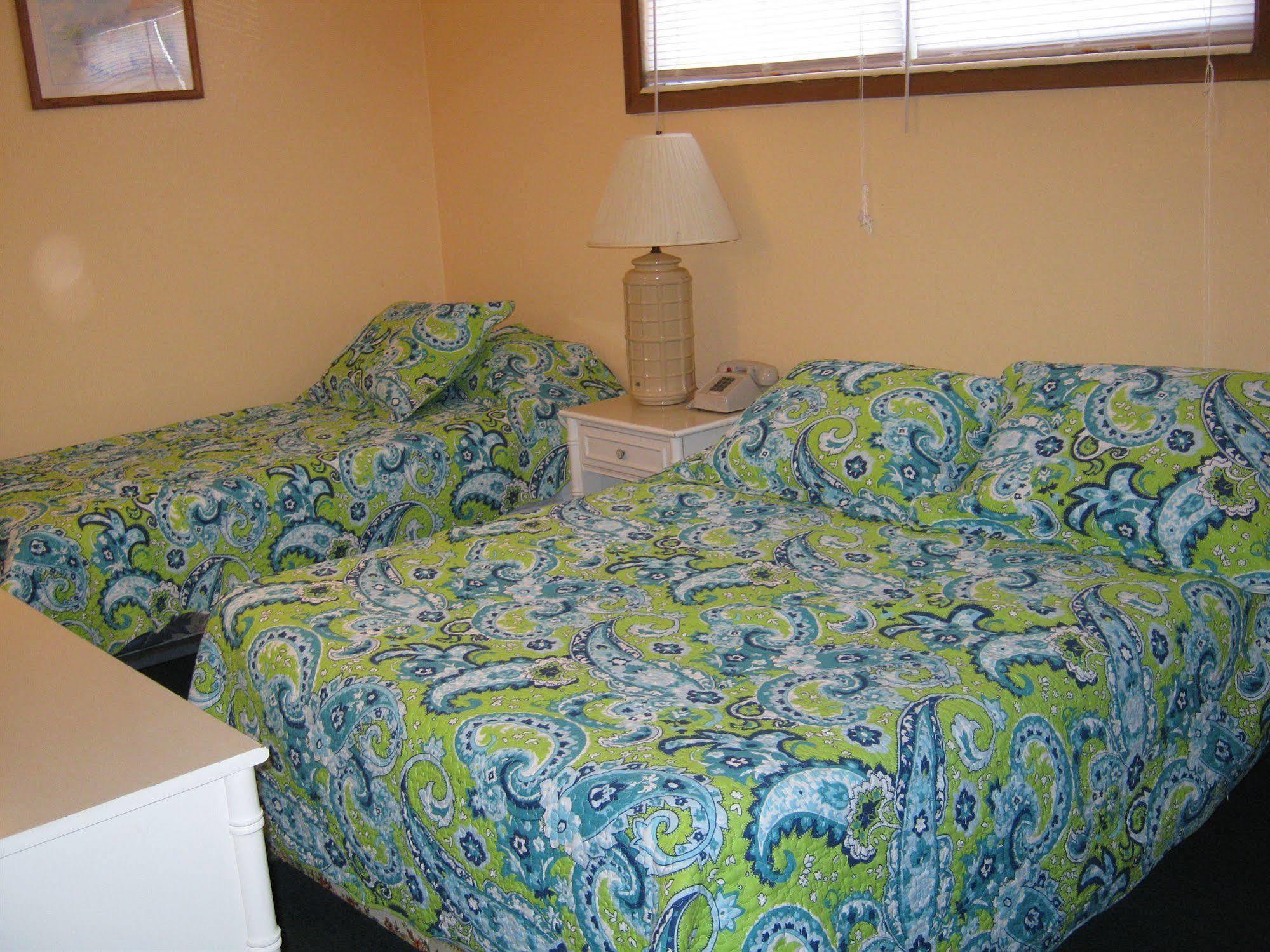 The Holiday Court Villas And Suites Fort Myers Beach Eksteriør bilde