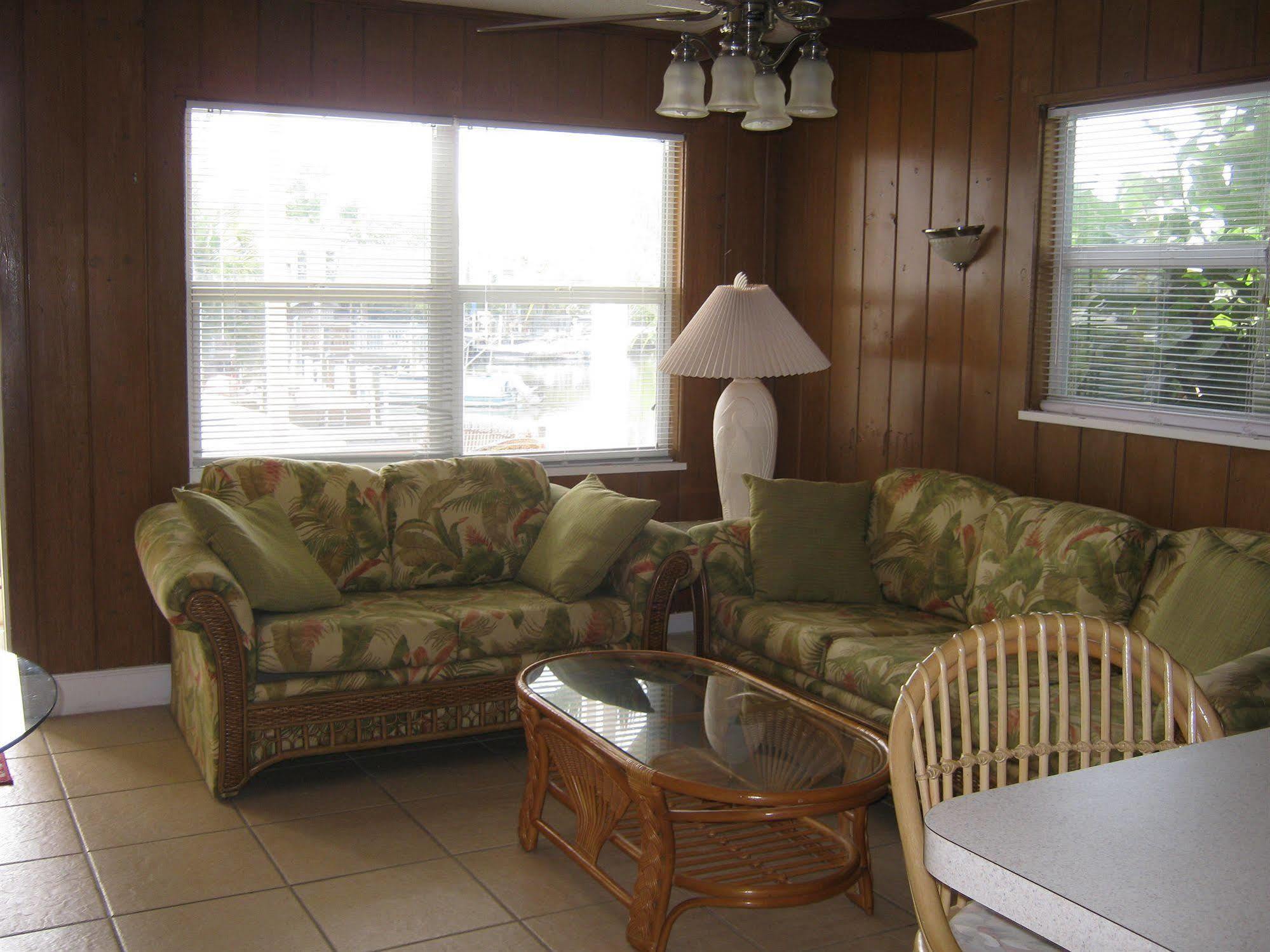 The Holiday Court Villas And Suites Fort Myers Beach Eksteriør bilde