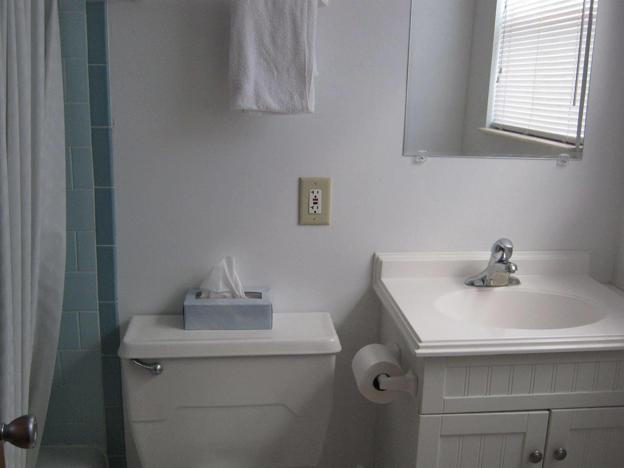 The Holiday Court Villas And Suites Fort Myers Beach Eksteriør bilde