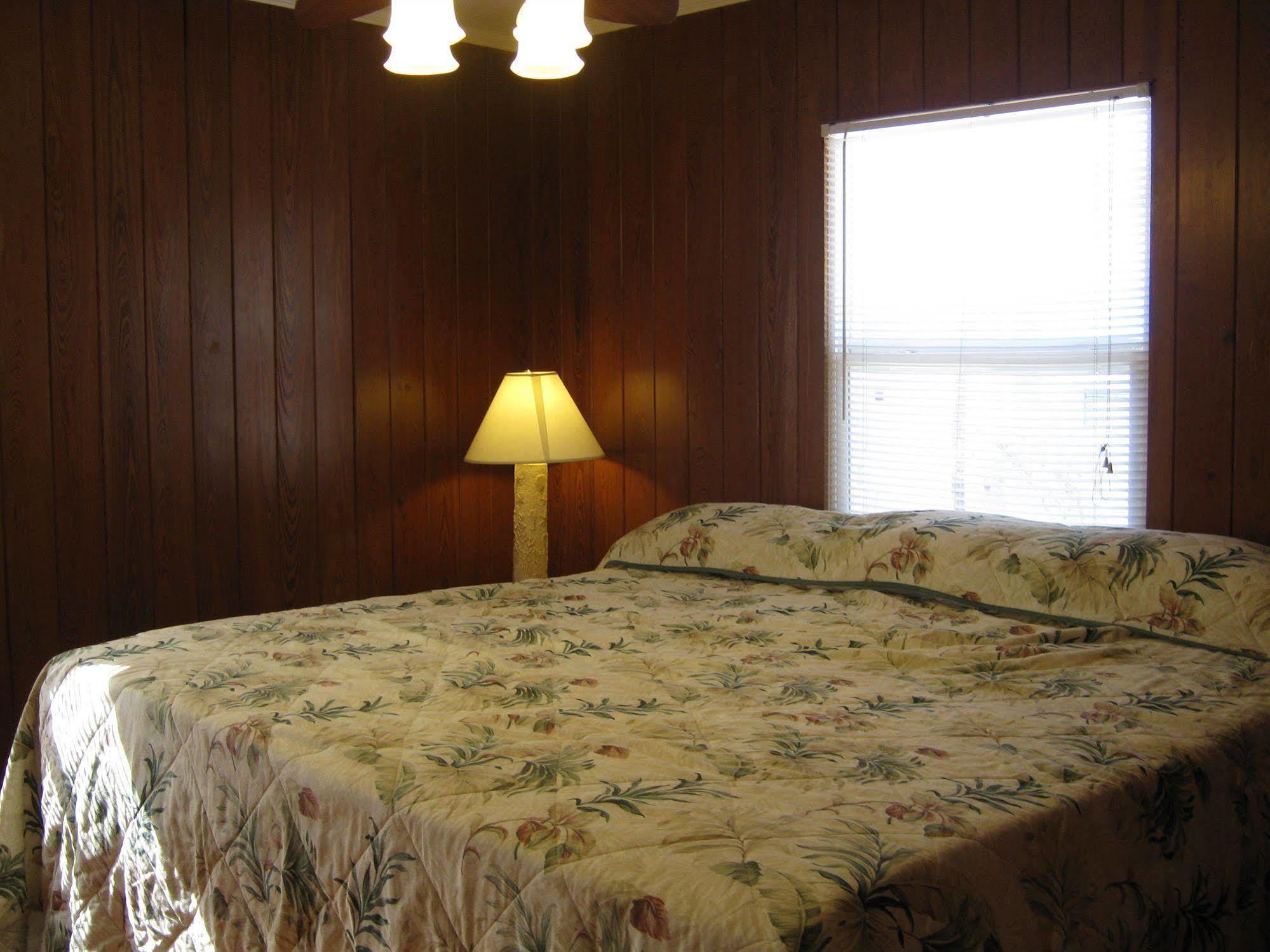 The Holiday Court Villas And Suites Fort Myers Beach Eksteriør bilde
