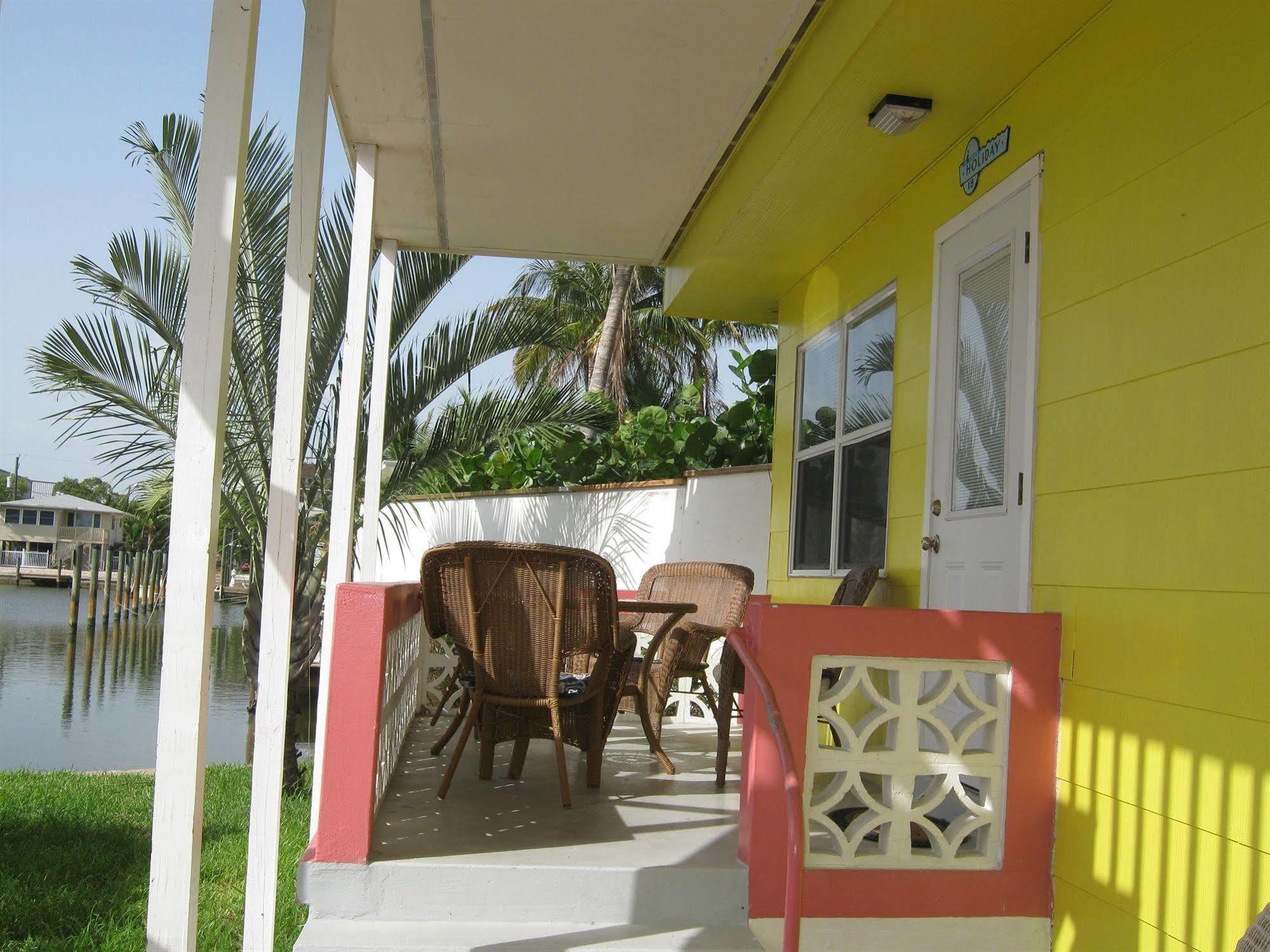 The Holiday Court Villas And Suites Fort Myers Beach Eksteriør bilde