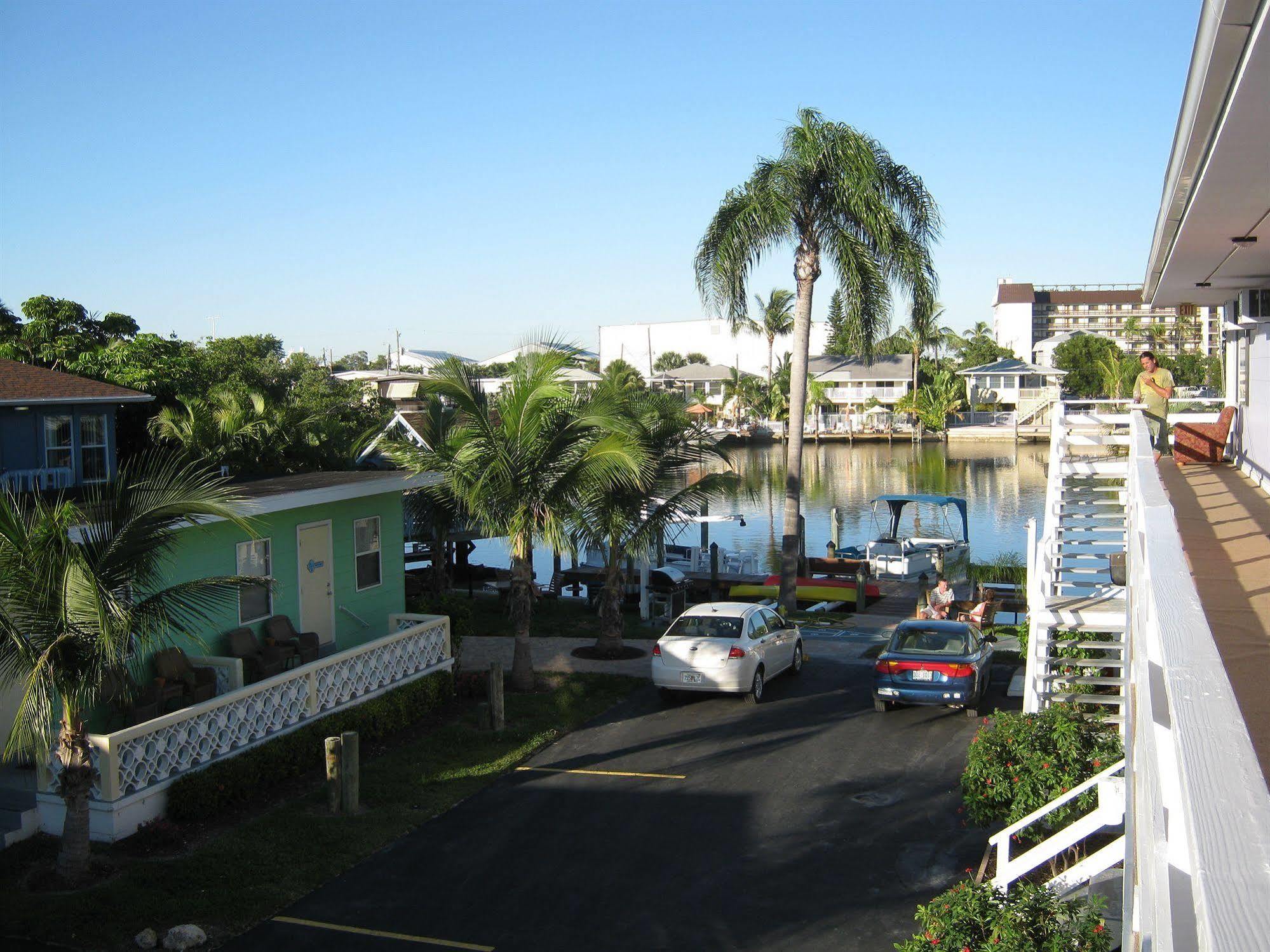 The Holiday Court Villas And Suites Fort Myers Beach Eksteriør bilde