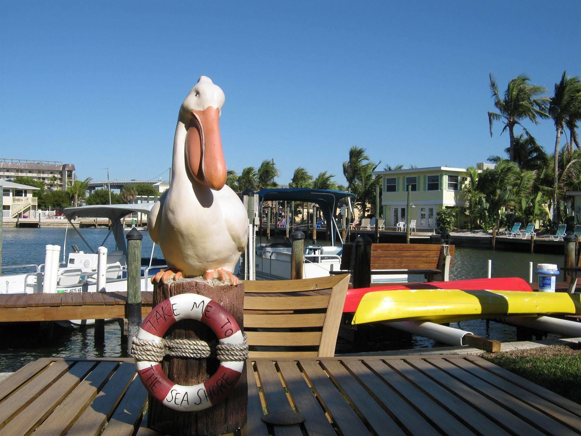 The Holiday Court Villas And Suites Fort Myers Beach Eksteriør bilde