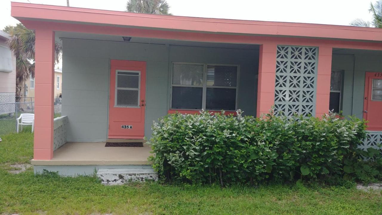 The Holiday Court Villas And Suites Fort Myers Beach Eksteriør bilde
