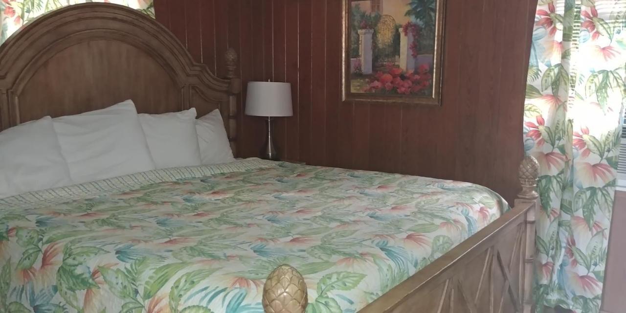 The Holiday Court Villas And Suites Fort Myers Beach Eksteriør bilde